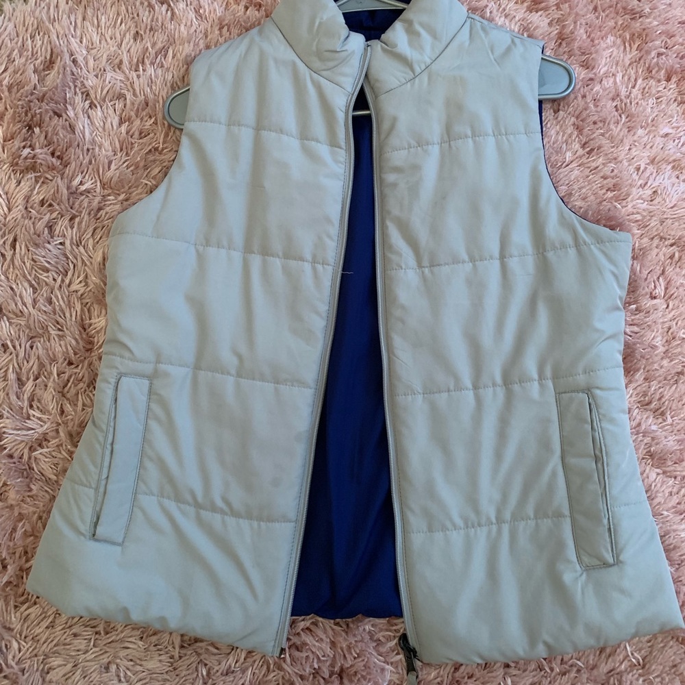 Reversible vest
